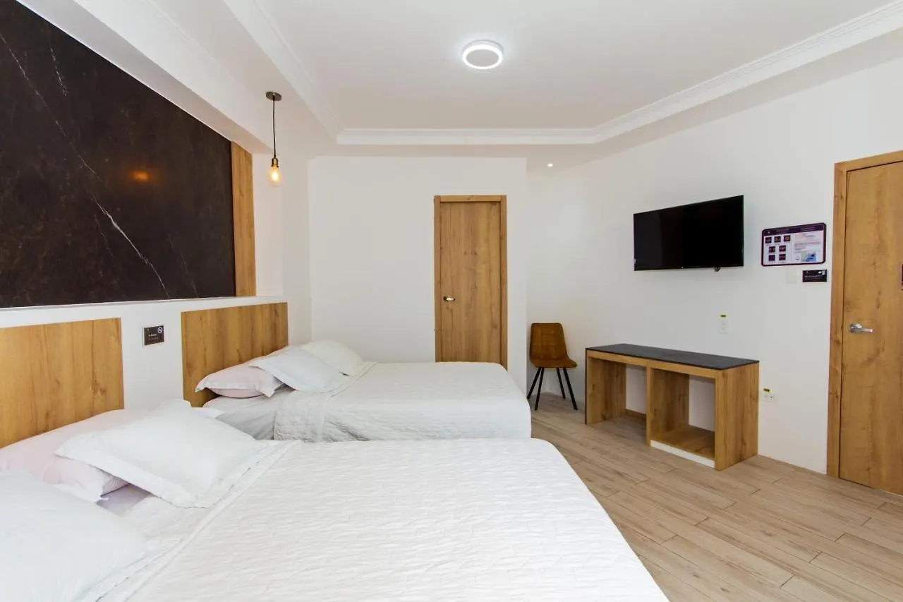 Grand Hotel Leon Marino Galapagos بويرتو أيورا 3*,  الإكوادور
